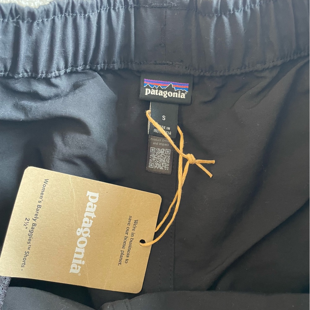 NWT Patagonia Barely Baggies 2.5 Inch Shorts - Picture 7 of 9
